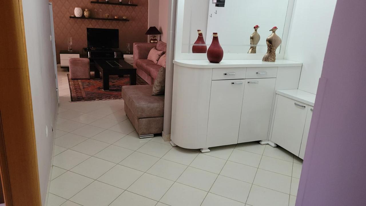 Apartamento Charming Lushnjë